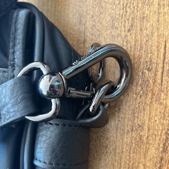 Lululemon Belt Bag "sold" - Picture 4 of 9